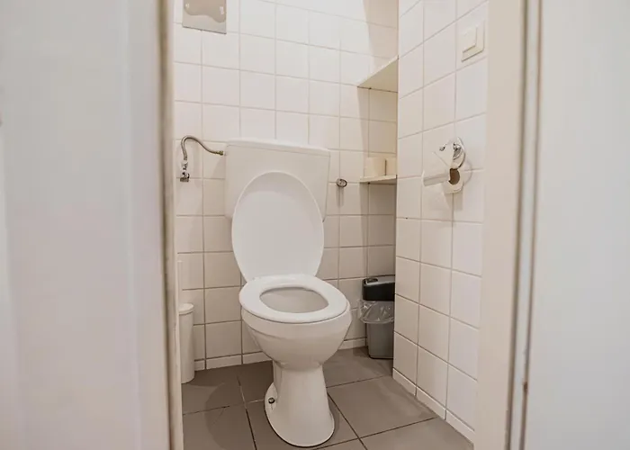 Modern & Cozy 2br Excellent Connectivity *