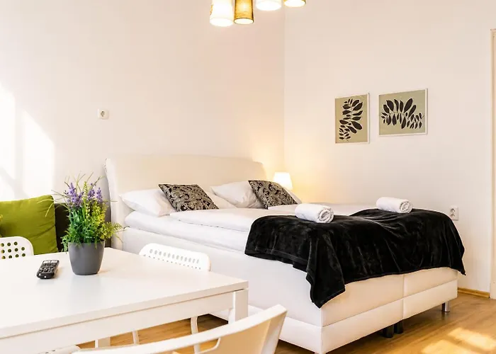 Modern & Cozy 2br Excellent Connectivity Apartamento Viena