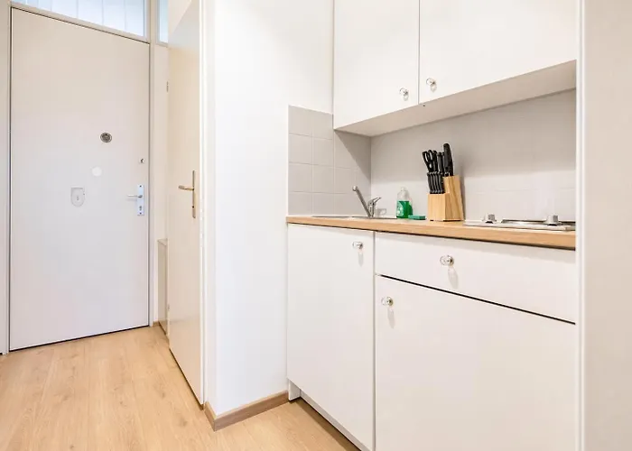 Modern & Cozy 2br Excellent Connectivity Viena