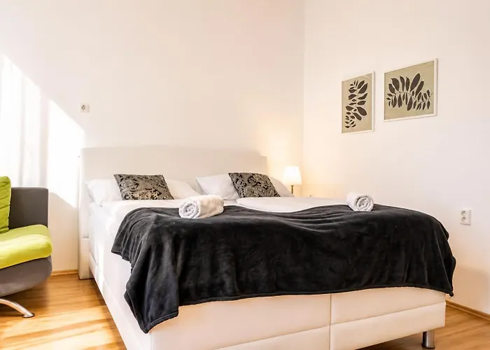 Modern & Cozy 2br Excellent Connectivity Apartamento Viena